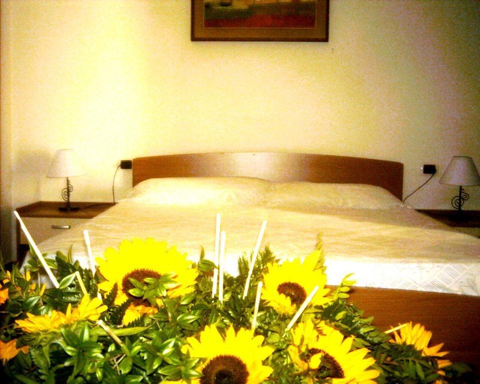 ラ・マッダレーナ Residenza Via Roma 3ヴィラ エクステリア 写真